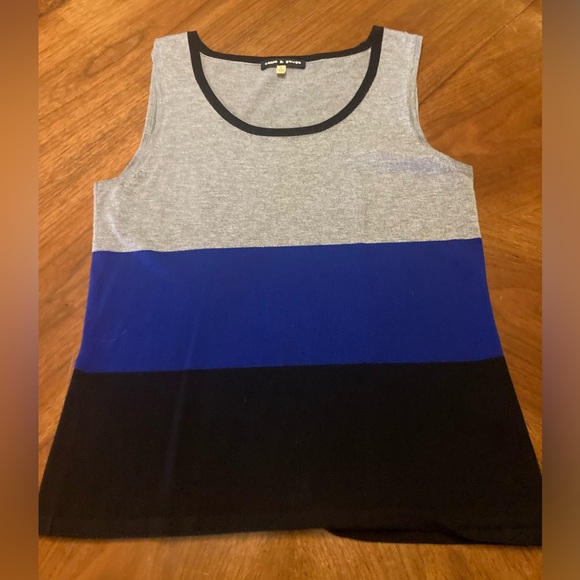 Sleeveless knit  top - Picture 1 of 3